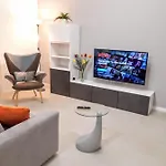 Rent 2 아파트